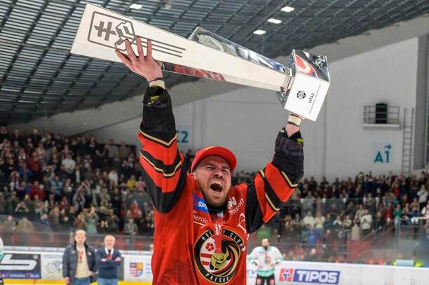Jakub Suja z Prešova s trofejou.