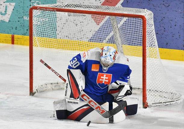 Hokejový brankár Slovenska U18 Samuel Hrenák