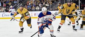 Kapanen (Edmonton) sa rúti za pukom v zápase proti Vegas.