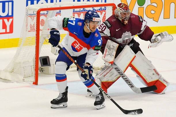 Pavol Regenda v drese Slovenska počas MS v hokeji 2024.