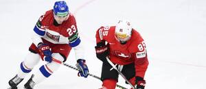 Zľava Lukáš Sedlák (CZE) a Sven Andrighetto (SUI)