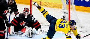 Binnington a padajúci Raymond. Binnington a padajúci Raymond.
