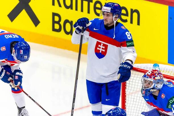 Pavol Regenda v drese Slovenska na MS v hokeji 2025.
