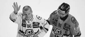 Peter Veselovský (vľavo) a kapitán HC Košice Michal Chovan.