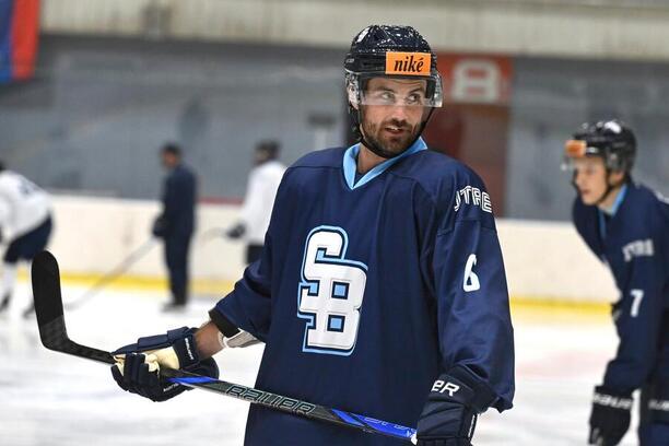Obranca HC Slovan Bratislava Ryan O&#039;Connor počas tréningu.