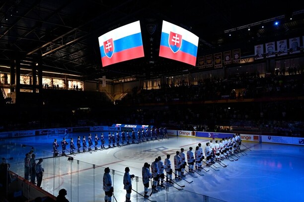 Slovenská hymna na Hlinka Gretzky Cupe v Trenčíne.