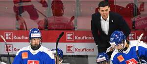 Tréner reprezentácie Slovenska do 18 rokov Martin Dendis počas Hlinka Gretzky Cupu 2025.