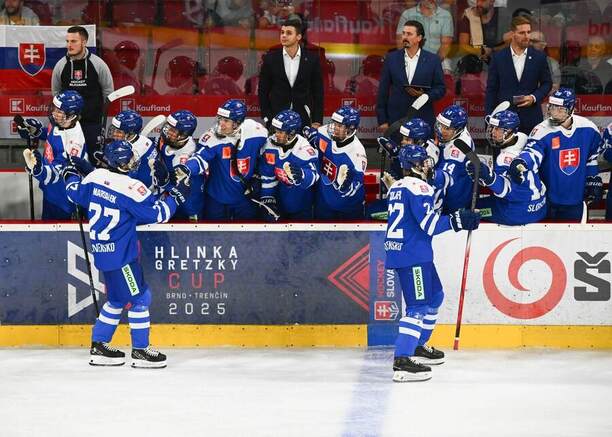 Radosť slovenských hokejistov do 18 rokov na Hlinka Gretzky Cupe 2025.