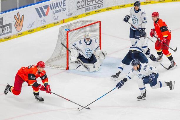Hokejisti HC Slovan Bratislava v prípravnom zápase proti HK Mountfield.
