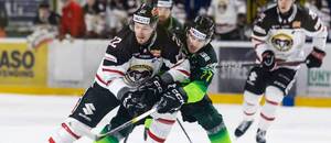 Vľavo útočník HC MONACObet Banská Bystrica Dávid Šoltés.