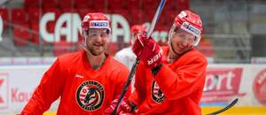 Martin Krajňák a Samuel Chalupa počas tréningu HC Prešov.