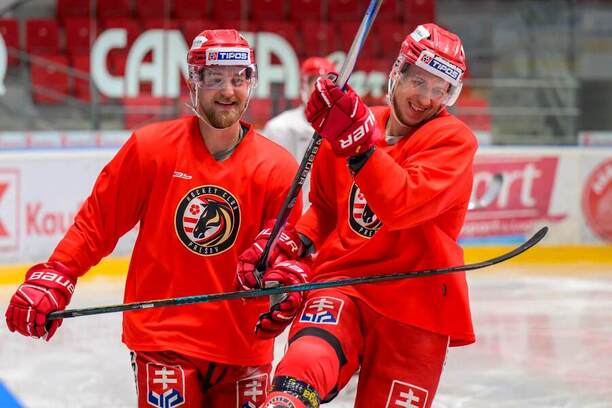 Martin Krajňák a Samuel Chalupa počas tréningu HC Prešov.