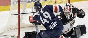 Útočník Samuel Takáč patrí medzi opory HC Slovan Bratislava.