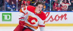 Slovenský útočník Samuel Honzek vo farbách Calgary Flames.