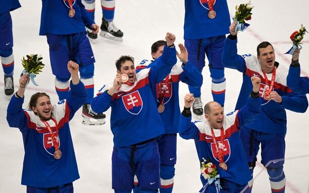 Zľava Pavol Regenda, Tomáš Jurčo, Mislav Rosandič a Miloš Kelemen. Zľava Pavol Regenda, Tomáš Jurčo, Mislav Rosandič a Miloš Kelemen.