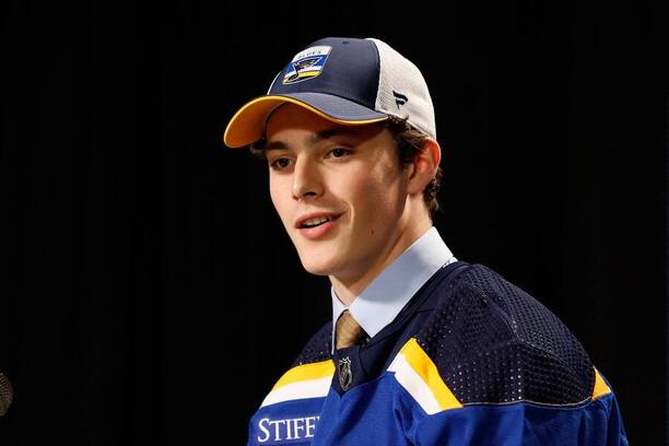 Dalibor Dvorský bol povolaný St. Louis do NHL. Dalibor Dvorský bol povolaný St. Louis do NHL.