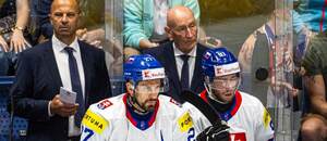 Craig Ramsay (v strede) sa vracia do realizačného tímu Slovenska. Pod ním zľava Marek Hrivík a Matúš Sukeľ.