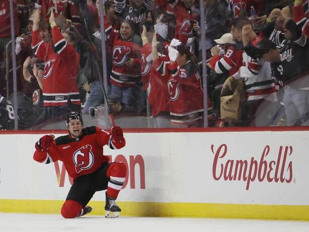 Šimon Nemec oslavuje gól.