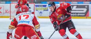 Vpravo útočník HC MONACObet Banská Bystrica Andrej Kukuča.