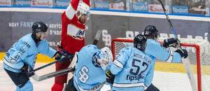 Marek Vankúš (Liptovský Mikuláš) strieľa gól Slovanu Bratislava.