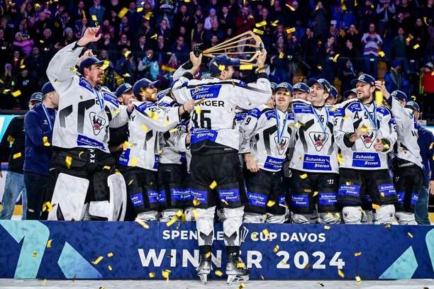Spengler Cup v roku 2024 vyhral švajčiarsky klub Fribourg-Gottéron aj so Slovákom Michalom Krištofom.