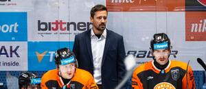 Tréner Erik Čaládi so zverencami.