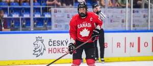 Kanadský obranca Keaton Verhoeff je veľkou draftovou nádejou NHL v lete 2026.