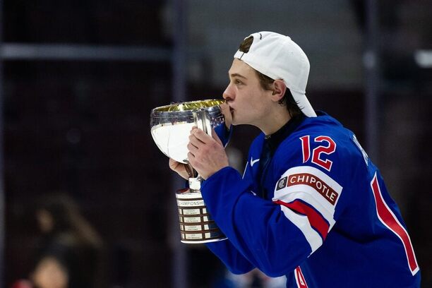 James Hagens bude oporou USA na MSJ 2026.