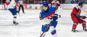 Obranca Luka Radivojevič patrí medzi opory Slovenska na MS U20 v hokeji 2026.