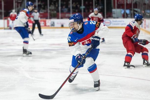 Obranca Luka Radivojevič patrí medzi opory Slovenska na&nbsp;MS U20 v&nbsp;hokeji 2026.