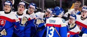 Tobias Tomík sa strelecky presadil proti Švédsku na MS U20 v hokeji 2026.