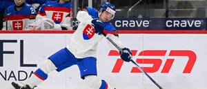 Obranca Slovenska Adam Kalman na MS U20 v hokeji 2026.