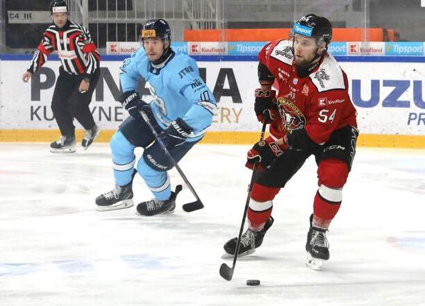 Ryan Dmowski (Slovan) a&nbsp;Boris Česánek (B. Bystrica)