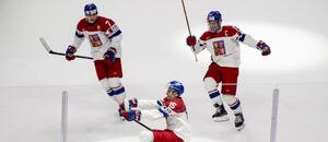 Petr Sikora (v strede).