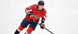 Slovenský obranca Martin Fehérváry v drese Washingtonu Capitals.
