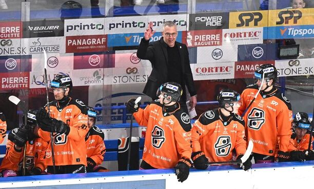 Tréner HC Košice Dan Ceman počas štvrťfinále play-off Tipsport ligy.
