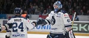 Hokejisti HK Poprad: vľavo Aurel Nauš, vpravo Tyler Parks.