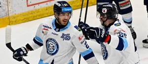 Sebastián Čederle (vľavo) a Samuel Buček (vpravo) ťahajú Nitru za postupom do finále.