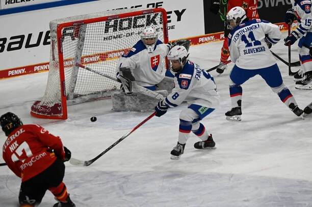 Akým výsledkom vstúpia Slovenky do MS v hokeji žien?