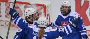 Napravo kapitánka Slovenska Janka Hlinková.