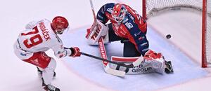 Útočník HC Oceláři Třinec Libor Hudáček.