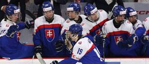 Timothy Kazda tešiaci sa z gólu na MS U18 v hokeji 2026.