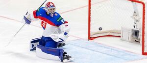 Samuel Hlavaj by mal byť jednotkou Slovenska na MS v hokeji 2026.