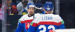 Marek Hrivík a Adam Liška oslavujú gól do siete Nórska.