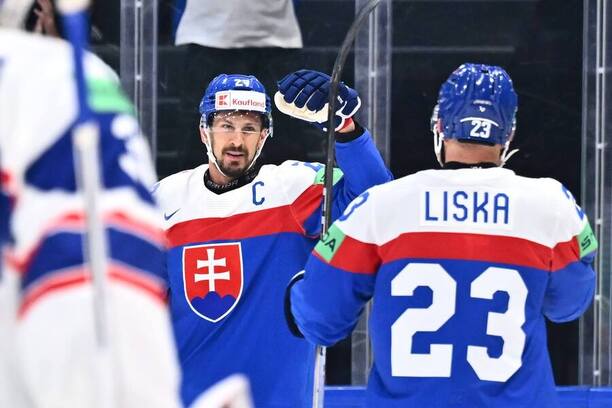 Kapitán Slovenska Marek Hrivík a Adam Liška na MS v hokeji 2026.