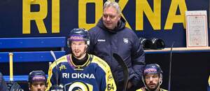 Slovenský tréner Peter Oremus s hráčmi Zlína počas finále Maxa Ligy.
