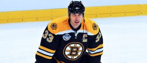 Zdeno Chára v drese Bostonu v sezóne 2010/2011.
