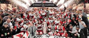 Carolina Hurricanes je aktuálnym víťazom Stanley Cupu.