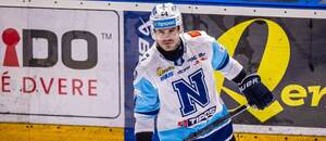 Obranca HK Nitra Zach Osburn.