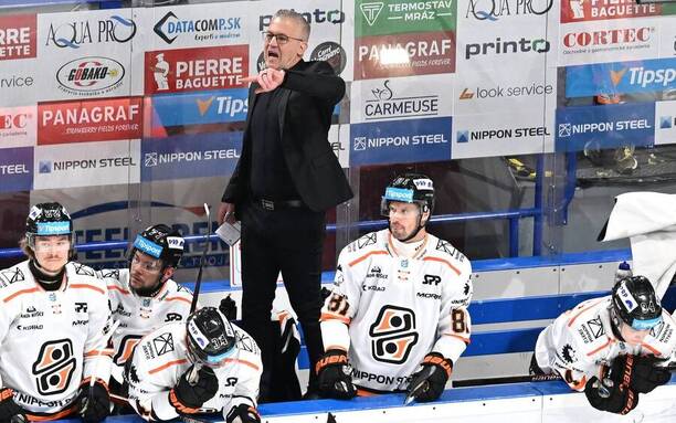 Tréner HC Košice Dan Ceman trénuje oceliarov aj v&nbsp;sezóne 2026/27.